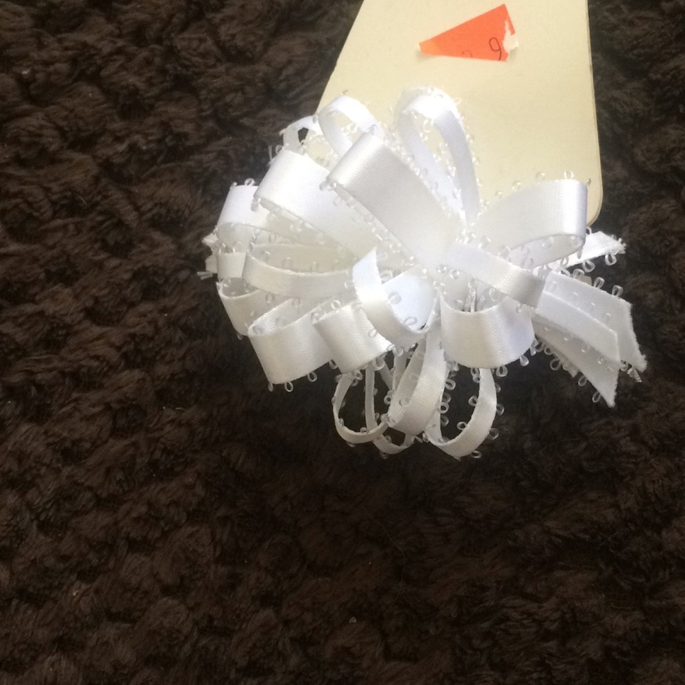 𝅺Darling new white barrette